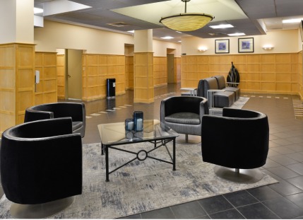 Relaxed Setting for Business Guests