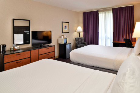 2 Queen Beds